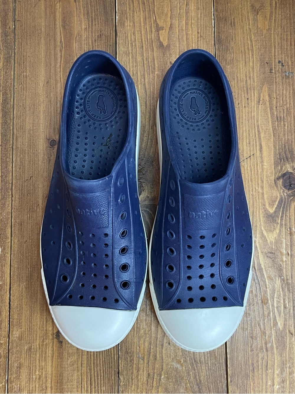Native shoes navy blue Jefferson style foam sneakers size 3